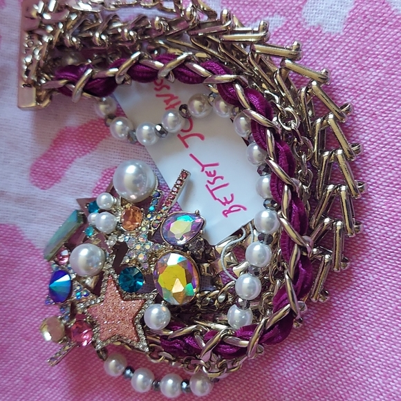 NWT Betsey Johnson CELESTIAL STARLET DRAMA BRACELET - Picture 2 of 11